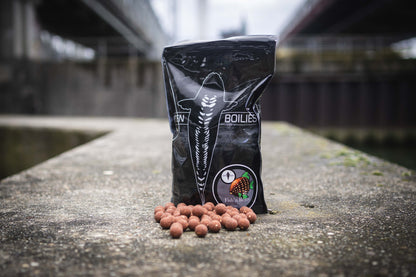Fish'n Berry boilies van Cuyten Boilies voor karpervissen
